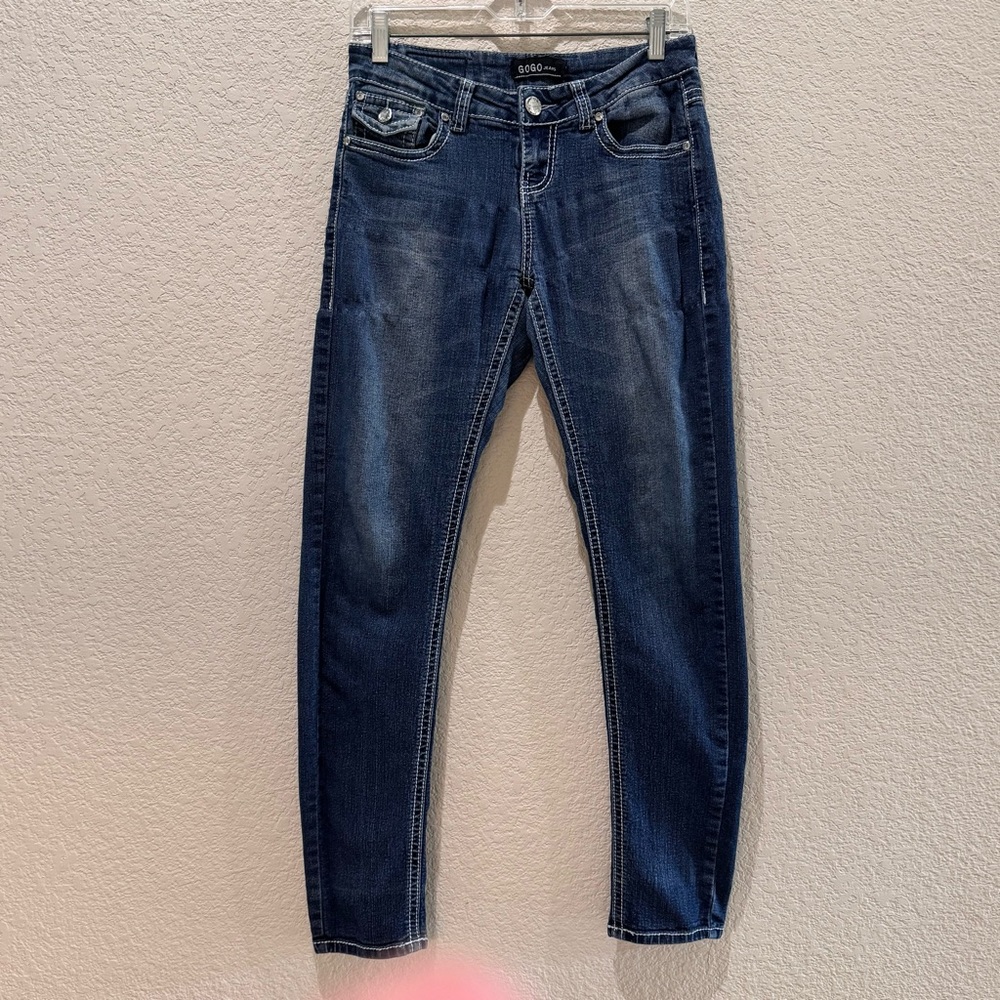 GOGO Women's Blue Jeans Size 7 Straight Leg